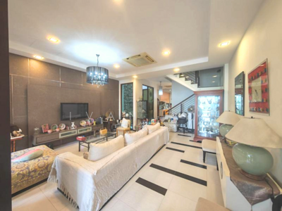 For Sale - ⭐HEART OF SIGLAP⭐SURROUNDED BY VARIETY OF AMENITIES❤️