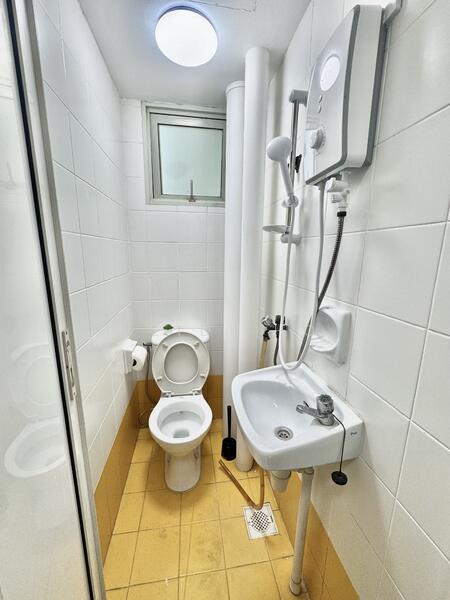Shared bathroom 2