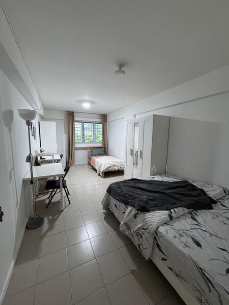 Room 3 - 1 Queen bed