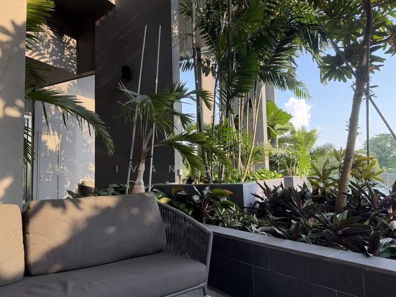 One Meyer Apartment For Sale at S$ 1,830,000 | PropertyGuru Singapore - Relaxing Pool/Lounge Area