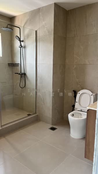 For Rent - Adelphi Park Estate