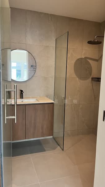 For Rent - Adelphi Park Estate