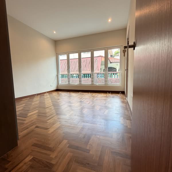 Adelphi Park Estate, Gardenia Road, 6 Bedrooms, 6,000 sqft, Detached House For Rent, by Samuel Nah 蓝德明, 500024629 - Bedroom 3 - PropertyGuru.com.sg
