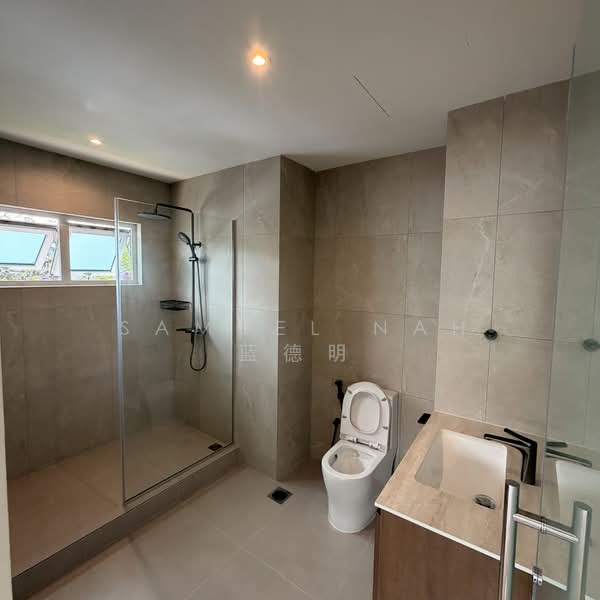 Adelphi Park Estate, Gardenia Road, 6 Bedrooms, 6,000 sqft, Detached House For Rent, by Samuel Nah 蓝德明, 500024629 - Master Bathroom - PropertyGuru.com.sg