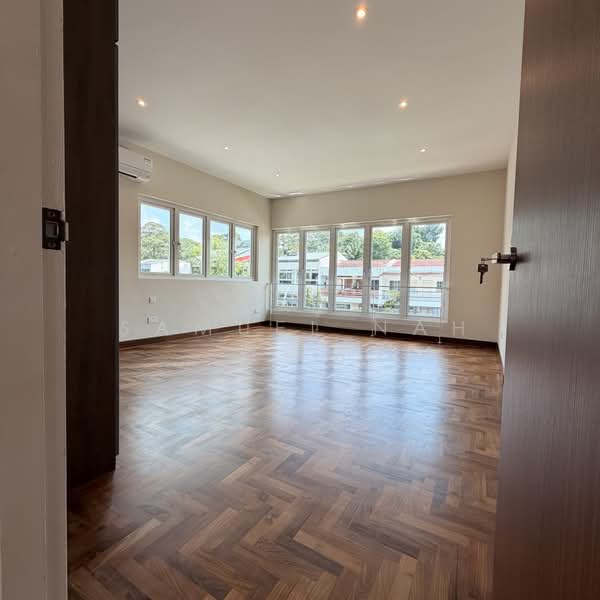 Adelphi Park Estate, Gardenia Road, 6 Bedrooms, 6,000 sqft, Detached House For Rent, by Samuel Nah 蓝德明, 500024629 - Masterbdrm - PropertyGuru.com.sg
