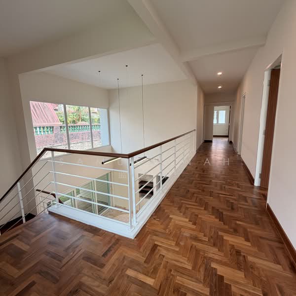 Adelphi Park Estate, Gardenia Road, 6 Bedrooms, 6,000 sqft, Detached House For Rent, by Samuel Nah 蓝德明, 500024629 - Corridor - PropertyGuru.com.sg