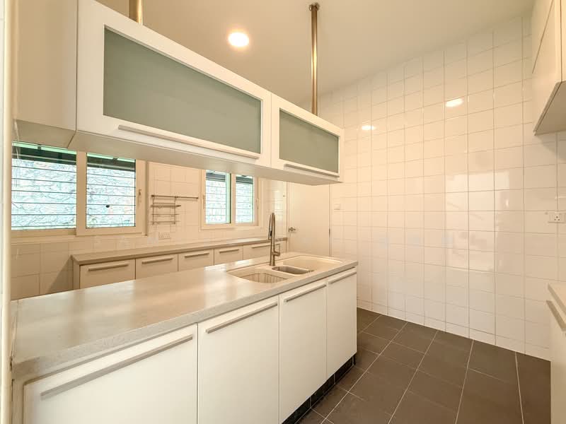Adelphi Park Estate, Gardenia Road, 6 Bedrooms, 6,000 sqft, Detached House For Rent, by Samuel Nah 蓝德明, 500024629 - Kitchen - PropertyGuru.com.sg