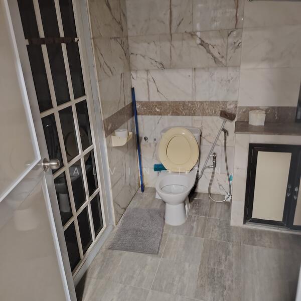 Huge 3 Storey Semi D/ Telok Kurau Semi-Detached House For Sale at S$ 9,408,000 | PropertyGuru Singapore - Bathroom