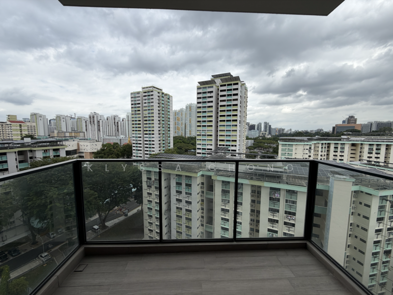 Avenue South Residence Condominium For Sale at S$ 1,500,000 | PropertyGuru Singapore - Balcony