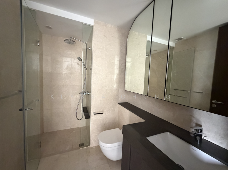 Avenue South Residence Condominium For Sale at S$ 1,500,000 | PropertyGuru Singapore - Bathroom