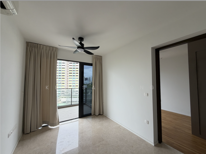 Avenue South Residence Condominium For Sale at S$ 1,500,000 | PropertyGuru Singapore - Balcony
