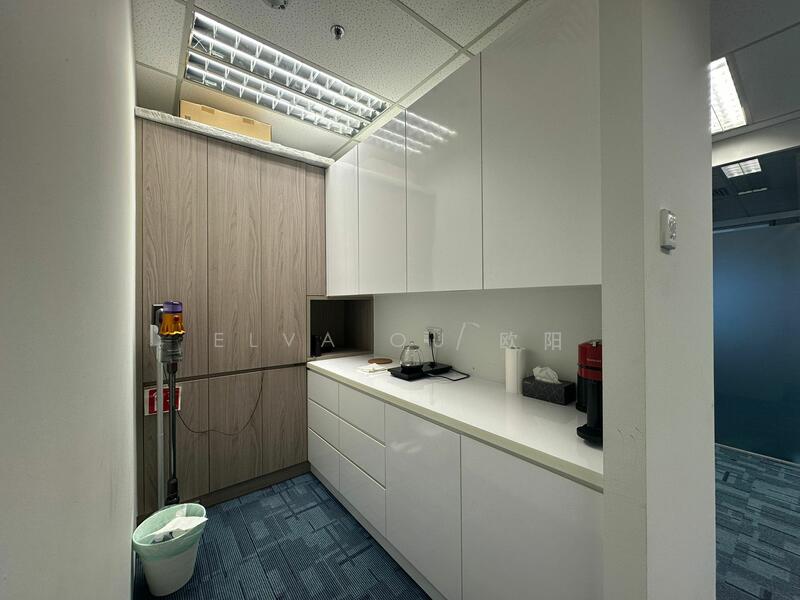 Ocbc Centre, 65 Chulia Street, 900 sqft, Office For Rent, by Elva Elva Ouyang, 500024963 - Kitchen - CommercialGuru.com.sg