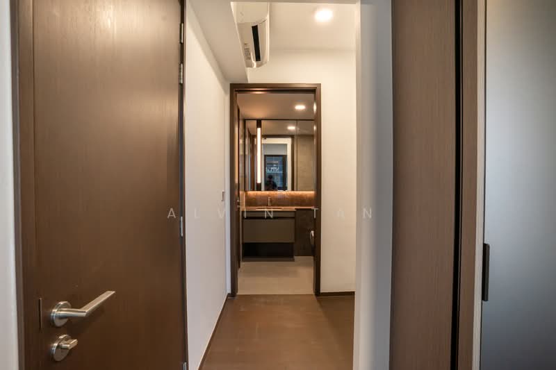 Tembusu Grand, 94 Jalan Tembusu, 1 Bedroom, 527 sqft, Condominium For Sale, by Alvin Tan, 500024977 - Corridor - PropertyGuru.com.sg