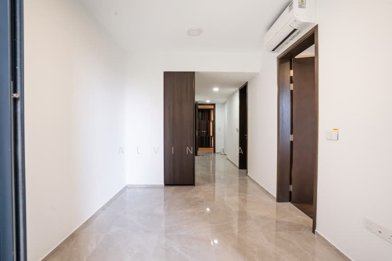 Tembusu Grand, 94 Jalan Tembusu, 1 Bedroom, 527 sqft, Condominium For Sale, by Alvin Tan, 500024977 - Corridor - PropertyGuru.com.sg