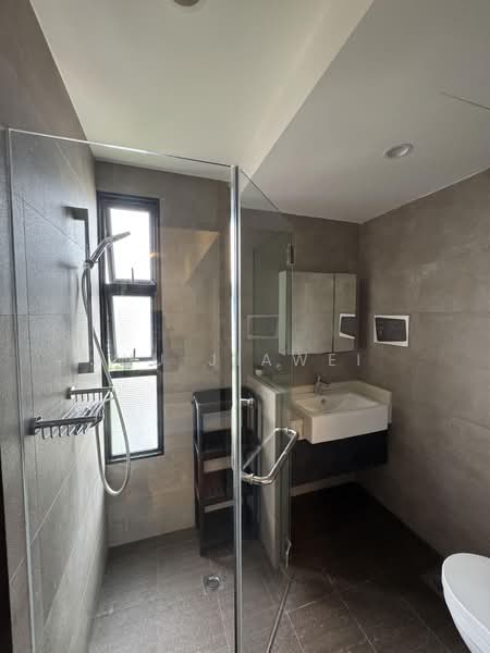 Pandan Valley, 4 Pandan Valley, 4 Bedrooms, 2,142 sqft, Condominium For Sale, by Wu JiaWei, 500024992 - Master Bathroom - PropertyGuru.com.sg