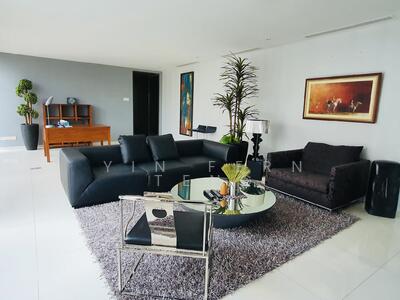 For Rent - UE Square