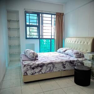 For Rent - 402 Admiralty Link