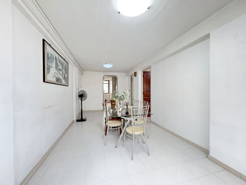 108 Serangoon North Avenue 1, 108 Serangoon North Avenue 1, 2 Bedrooms, 743 sqft, HDB Flat For Sale, by Liz Lee, 500025110 - Living Room - PropertyGuru.com.sg