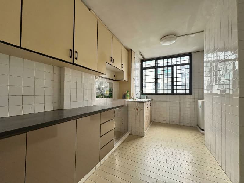 108 Serangoon North Avenue 1, 108 Serangoon North Avenue 1, 2 Bedrooms, 743 sqft, HDB Flat For Sale, by Liz Lee, 500025110 - Kitchen - PropertyGuru.com.sg