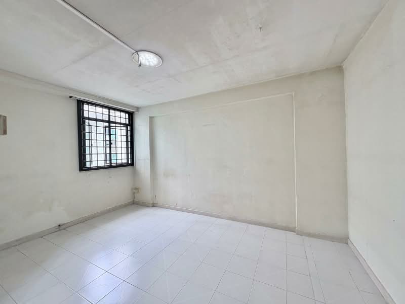 108 Serangoon North Avenue 1, 108 Serangoon North Avenue 1, 2 Bedrooms, 743 sqft, HDB Flat For Sale, by Liz Lee, 500025110 - Bedroom 1 - PropertyGuru.com.sg
