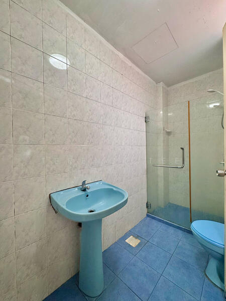 Junior Master Bathroom