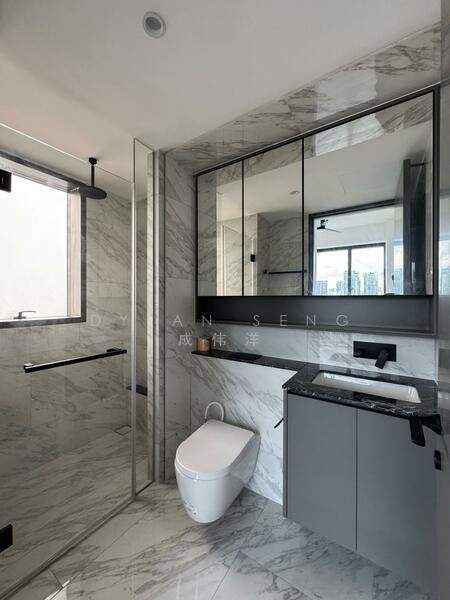 The Landmark, 173 Chin Swee Road, 2 Bedrooms, 753 sqft, Condominium For Rent, by Dylan Seng 成伟洋, 500025178 - Master Bathroom - PropertyGuru.com.sg