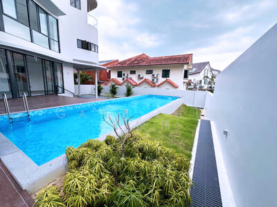 For Sale - ⭐FINEST Changi Road. 3 storey with basement, 5 br with lift and pool.