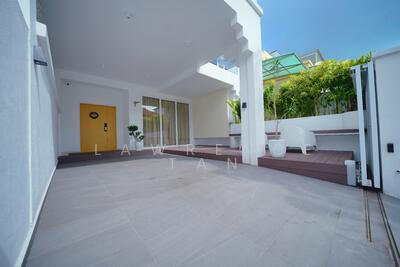 For Sale - Almost Brand New 3 Storey Inter Terrace at Sea Breeze Road