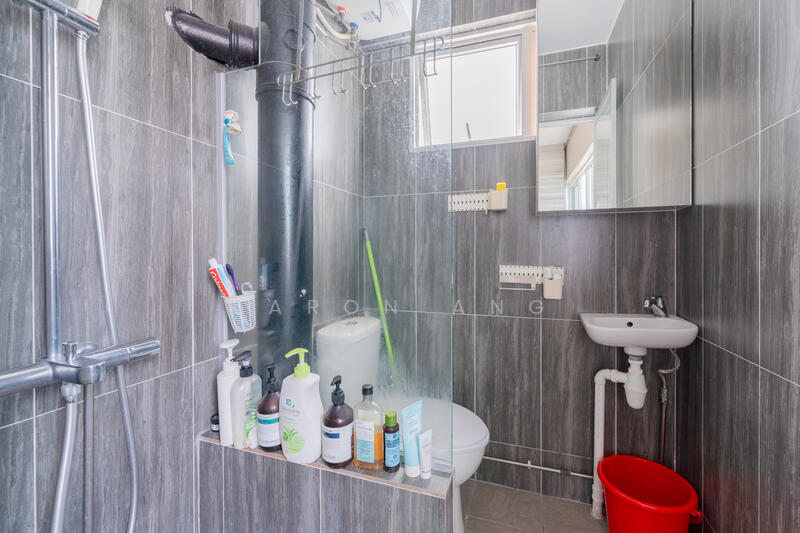 Common Bath - #PropertyPartners