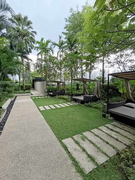 For Sale - Le Quest