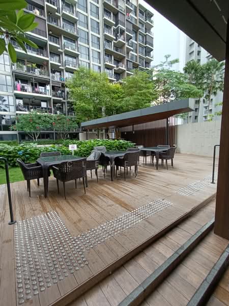 For Sale - Le Quest