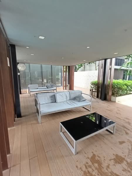 For Sale - Le Quest