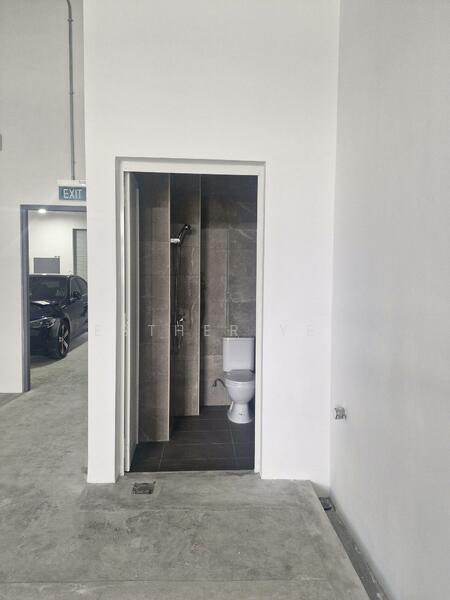 CT Foodnex, 2A-2B Mandai Estate, 1,790 sqft, Factory / Workshop (B2) For Rent, by Esther Yeo, 500025473 - Bathroom - CommercialGuru.com.sg