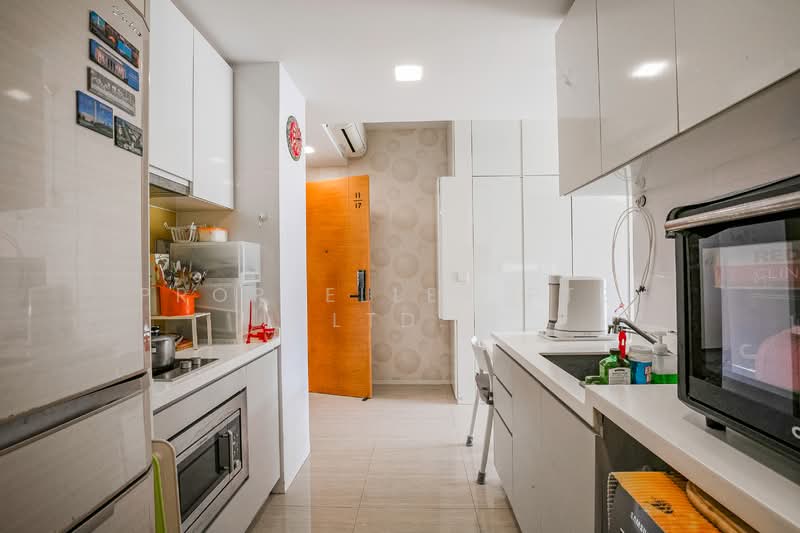 My Manhattan Condominium For Sale at S$ 860,000 | PropertyGuru Singapore - Kitchen