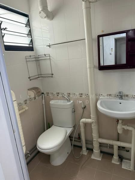 120 Ang Mo Kio Avenue 3, 120 Ang Mo Kio Avenue 3, 4 Bedrooms, 1,442 sqft, HDB Flat For Sale, by Lee Siew Wah Edmund, 500025511 - Bathroom - PropertyGuru.com.sg
