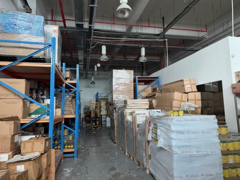 230 Pandan Loop, Pandan Loop, 8,200 sqft, Factory / Workshop (B2) For Rent, by James Ng H H, 500025515 - Interior - CommercialGuru.com.sg
