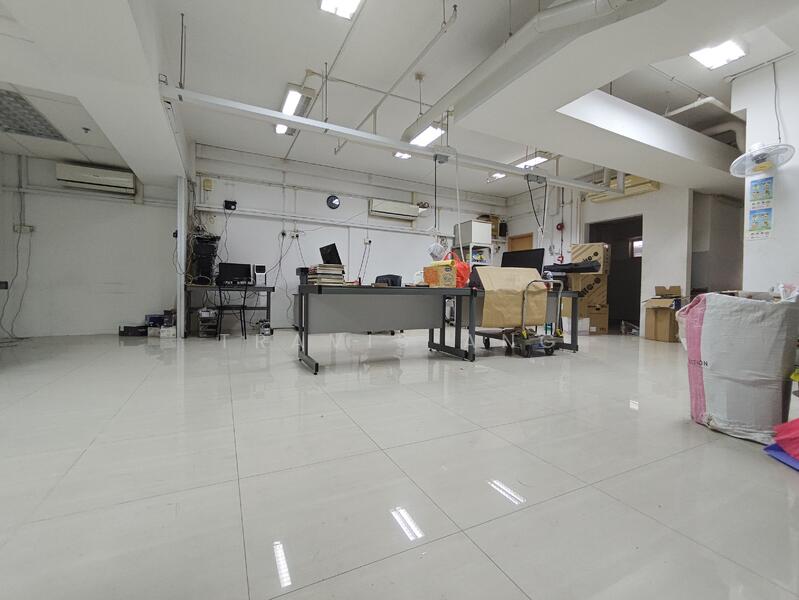 Kb Industrial Building, 10 Kaki Bukit Road 1, 5,048 sqft, Factory / Workshop (B2) For Sale, by Travis Ang, 500025556 - Interior - CommercialGuru.com.sg