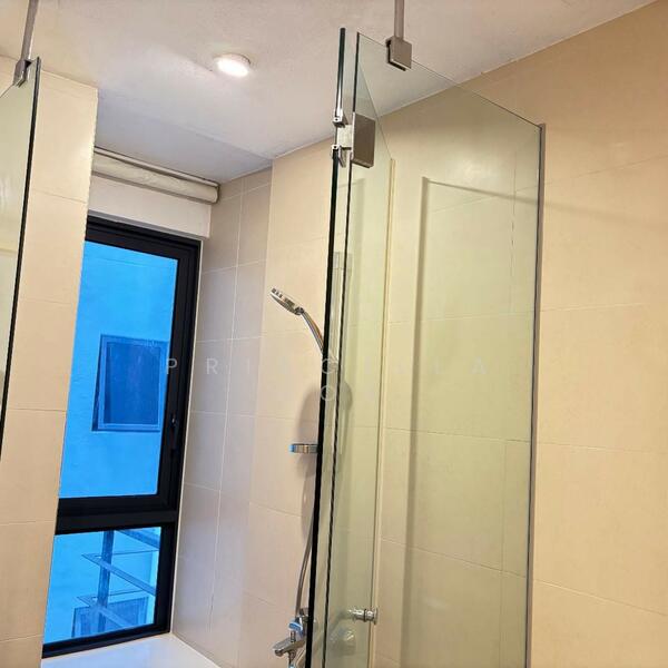 NV Residences Condominium For Sale at S$ 2,028,888 | PropertyGuru Singapore - Rare roomy Jr Master Bathroom