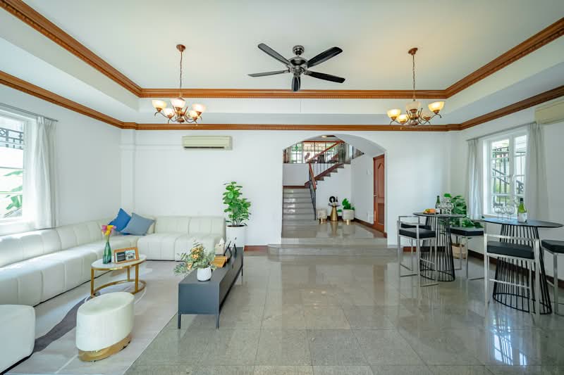 74 Gentle Drive, Gentle Drive, 5 Bedrooms, 2,900 sqft, Detached House For Sale, by Jamie Peh, 500025669 - Living Room - PropertyGuru.com.sg