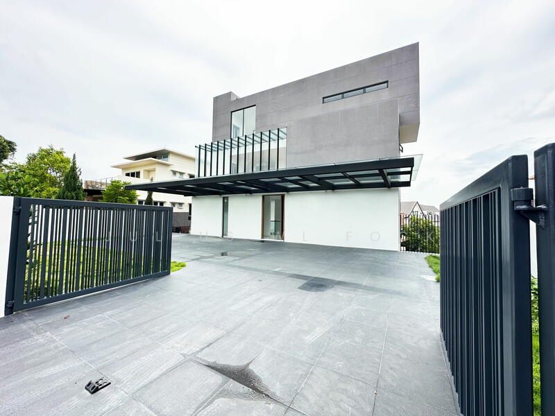 For Sale - ✔️ FINEST - Almost Brand New Detached