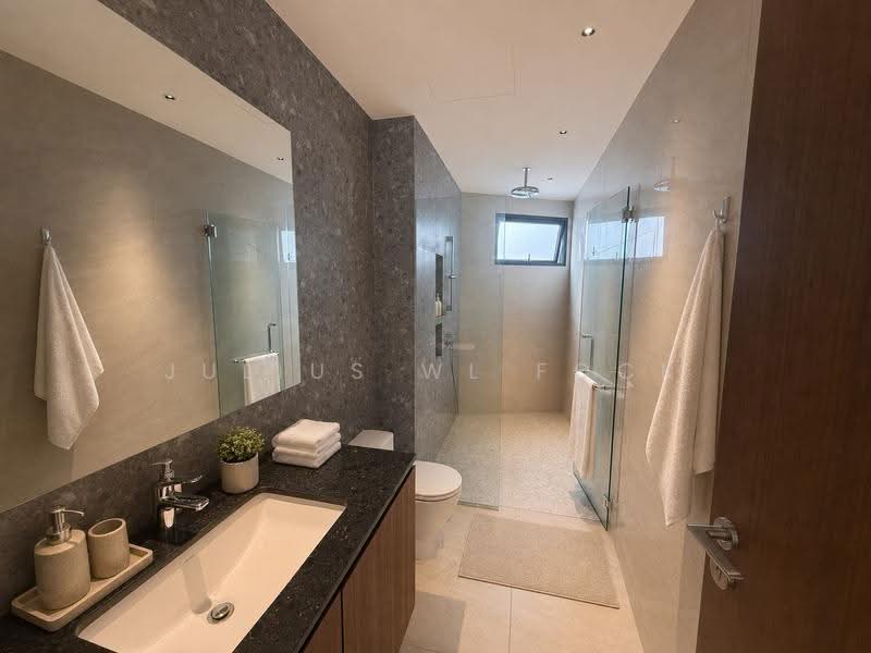 ✔️ FINEST - Almost Brand New Detached, Changi Road, Eunos / Geylang / Paya Lebar, 7 Bedrooms, 12,018 sqft, Detached House For Sale, by Julius WL Fock, 500025712 - Bathroom - PropertyGuru.com.sg