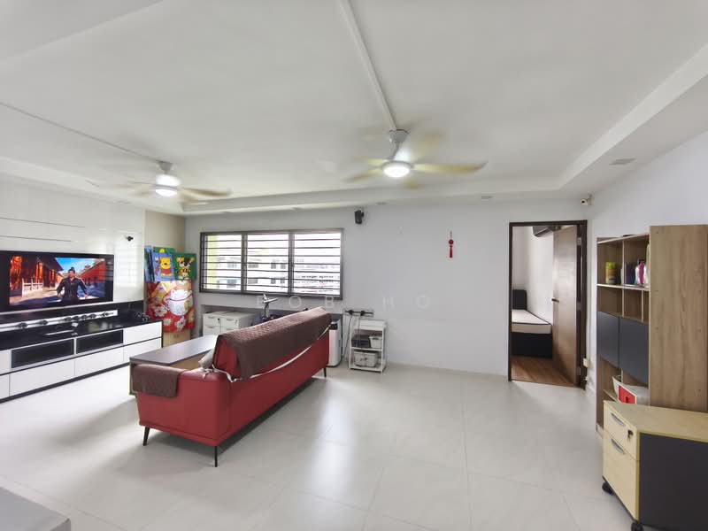 175 Lompang Road, 175 Lompang Road, 3 Bedrooms, 1,302 sqft, HDB Flat For Sale, by Bob Ho, 500025739 - Living Room - PropertyGuru.com.sg