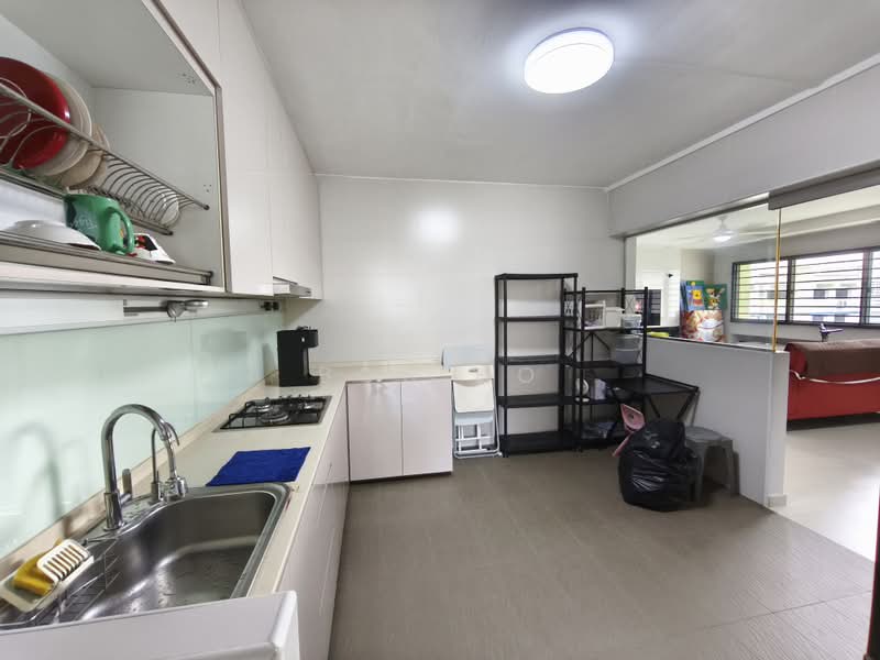 175 Lompang Road, 175 Lompang Road, 3 Bedrooms, 1,302 sqft, HDB Flat For Sale, by Bob Ho, 500025739 - Kitchen - PropertyGuru.com.sg