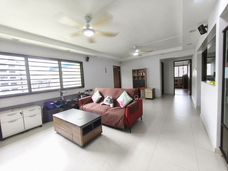 175 Lompang Road, 175 Lompang Road, 3 Bedrooms, 1,302 sqft, HDB Flat For Sale, by Bob Ho, 500025739 - Living Room - PropertyGuru.com.sg