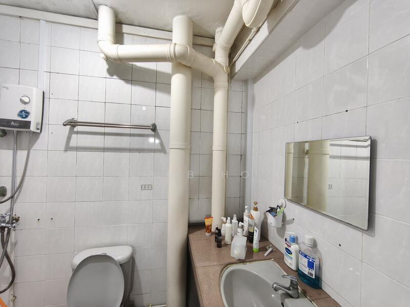 173 Gangsa Road HDB Flat For Sale at S$ 660,000 | PropertyGuru Singapore - Bathroom