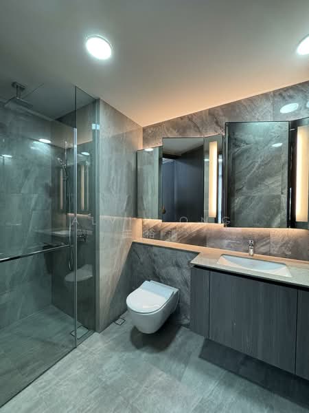 Piccadilly Grand Condominium For Sale at S$ 1,280,000 | PropertyGuru Singapore - Bathroom