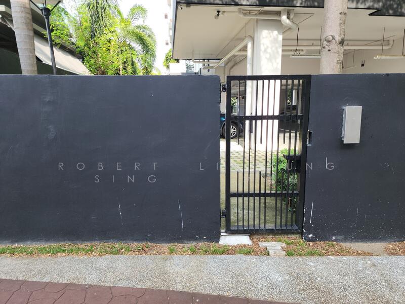 Side Gate to Park Connector