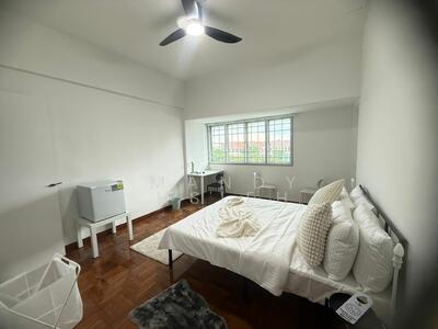 For Rent - Queensway Tower