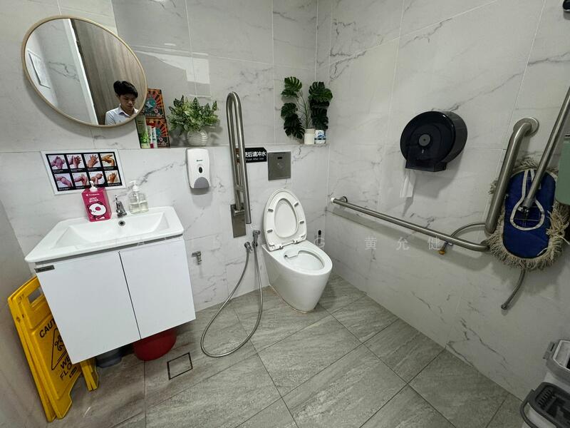 Syed Alwi Road F & B Shophouse, Syed Alwi Road, 2,440 sqft, Shop / Shophouse For Rent, by Javier Ng 黄允健, 500025889 - Bathroom - CommercialGuru.com.sg
