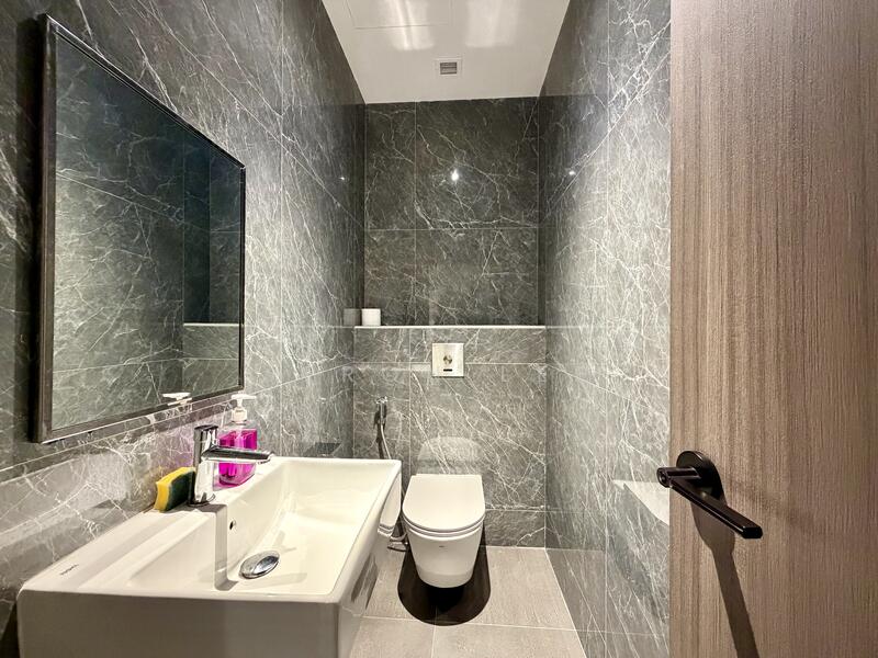 1094 Lower Delta Road, Lower Delta Road, 30,429 sqft, Light Industrial (B1) For Rent, by Jeron Lee, 500026051 - Bathroom - CommercialGuru.com.sg